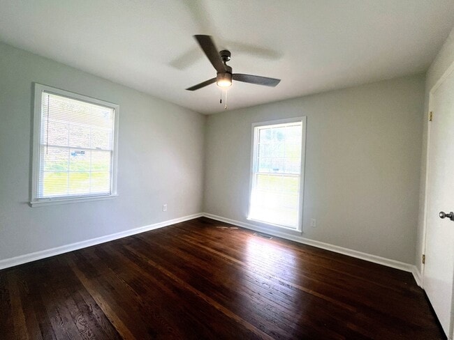 Building Photo - 2211 Linde St NW