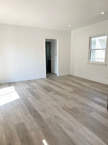 Building Photo - 7911 Blackburn Ave