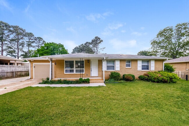 Primary Photo - 7708 Saxon Dr SW