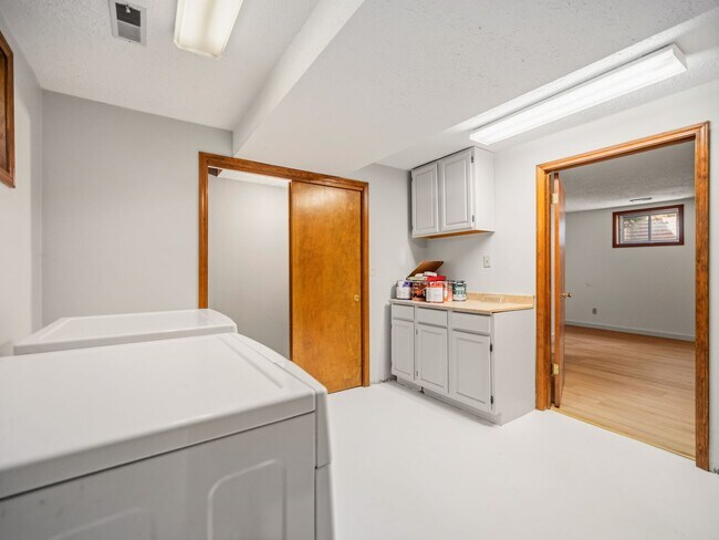 Building Photo - 5315 W Conestoga Ave