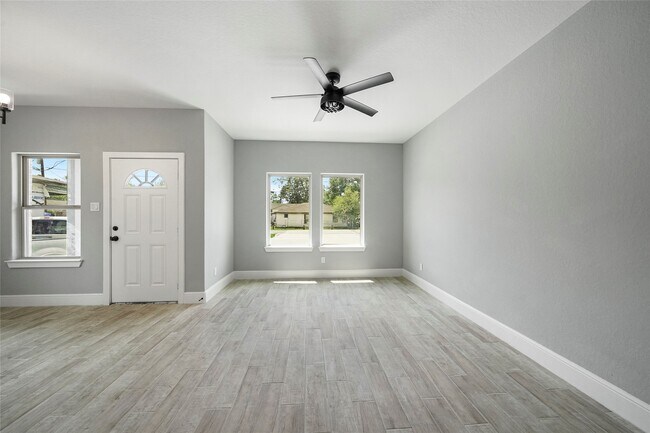 Building Photo - 4205 Elmwood St