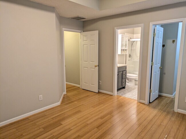 Building Photo - Move in Ready Ranch in Tall Oaks