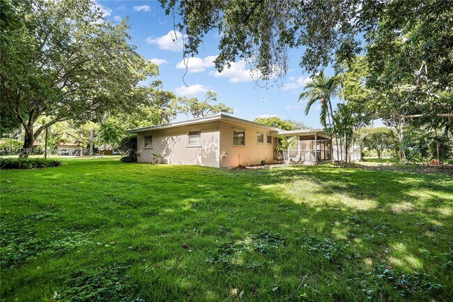 Building Photo - 6445 SW 46th Terrace