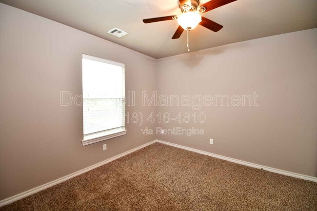 Building Photo - 512 S Haynie St