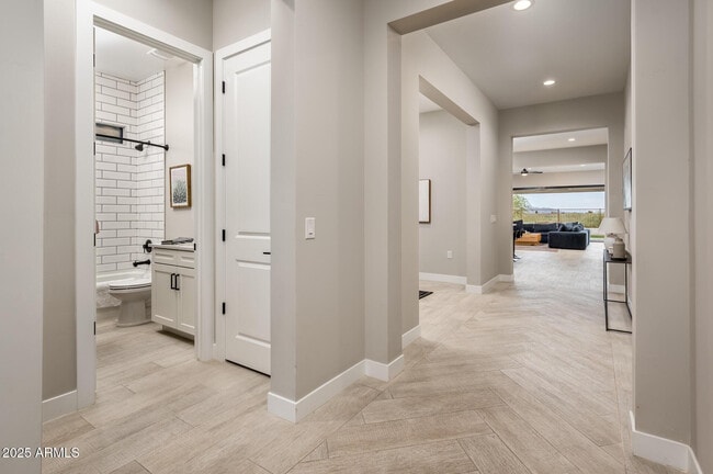 Building Photo - 6615 E Libby St