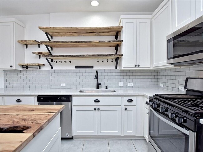 Building Photo - 1756 Yaupon Grove Ln