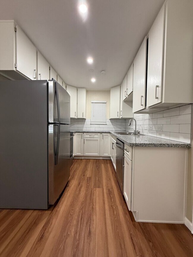 Building Photo - *Beautifully Updated 4 Bedroom, 2 Bathroom Home in Fairfield!*
