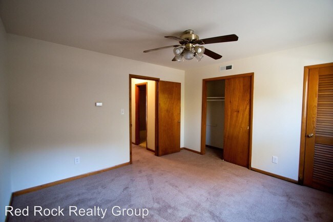 Primary Photo - 2724 Niazuma Ave S
