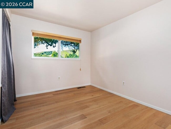 Building Photo - 99 Longridge Rd