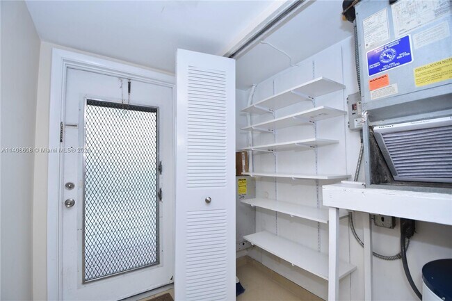 Building Photo - 7500 NW 5th Pl