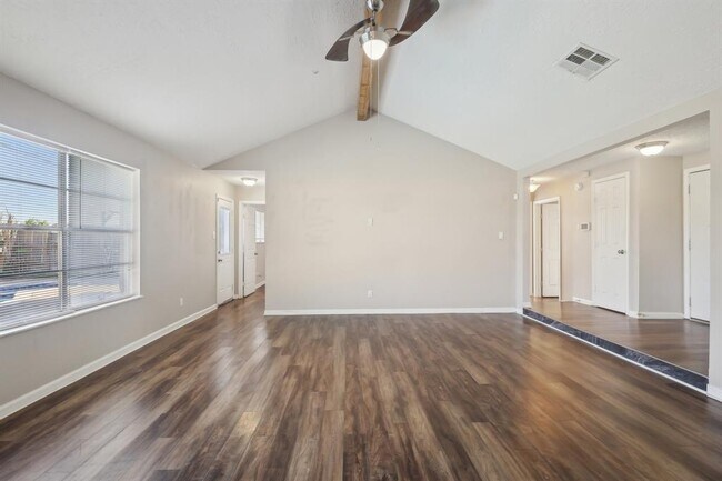 Building Photo - 3212 Wavecrest St