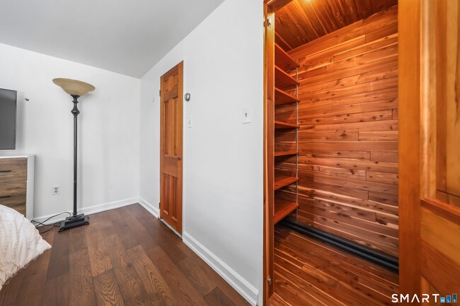 Building Photo - 62 Church St