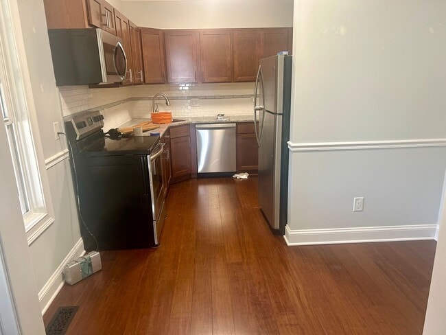 Building Photo - 607 Washtenaw Ave