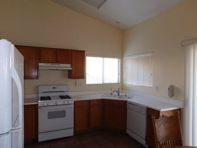 Building Photo - 700 Pine Field Ln