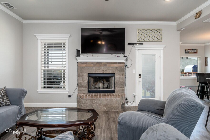 Building Photo - 3018 Oakley