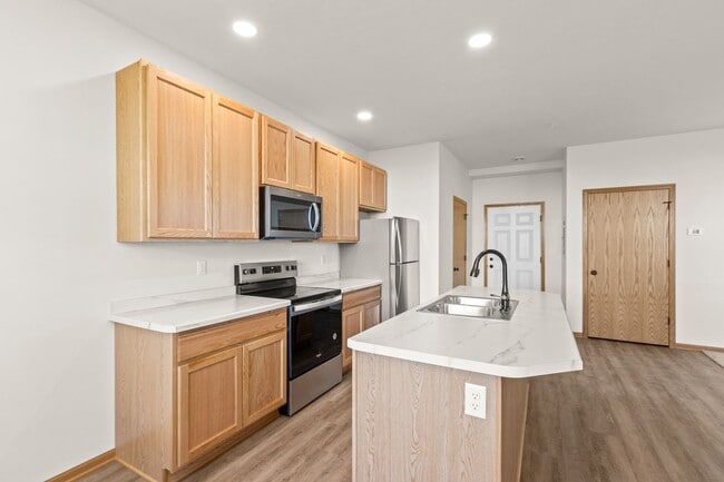 Building Photo - 544