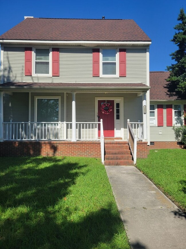 Building Photo - 3 bedroom 2.5 bathroom single family home