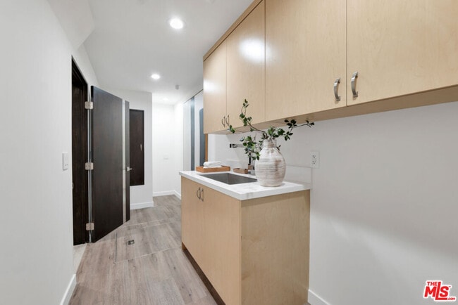 Building Photo - 3116 Elvido Dr