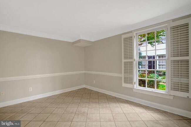 Building Photo - 1210 Roundhouse Ln