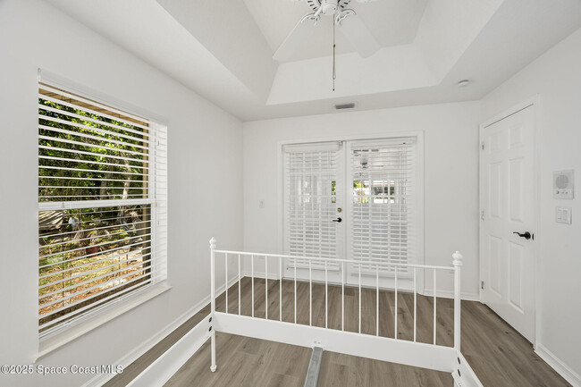 Building Photo - 210 Heron Dr
