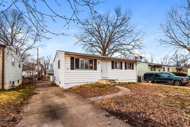 Building Photo - 1217 Baron Ave