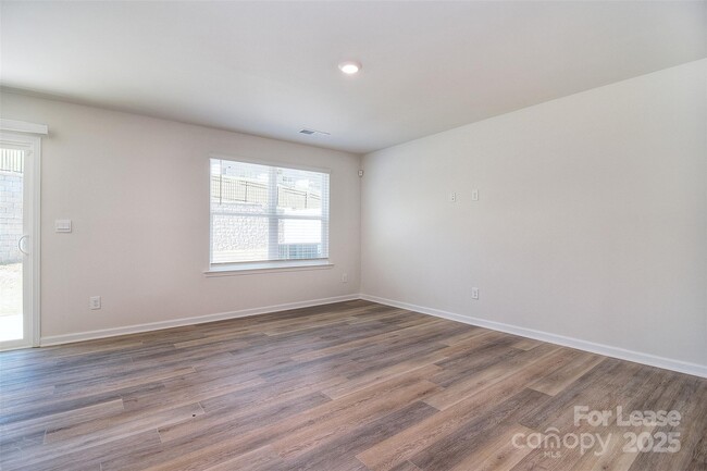 Building Photo - 5155 Hyrule Dr