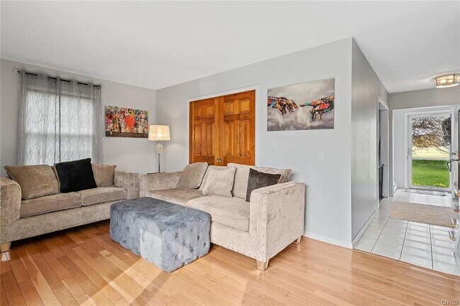 Building Photo - 199 Academy St