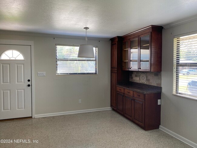 Building Photo - 104 St Elmo Rd