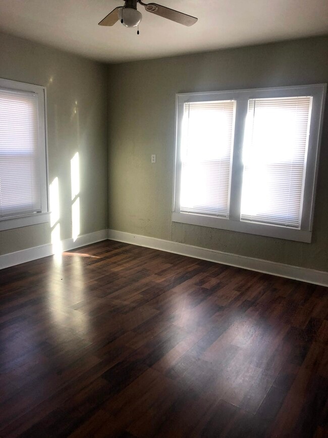 Building Photo - 1210 S Main St