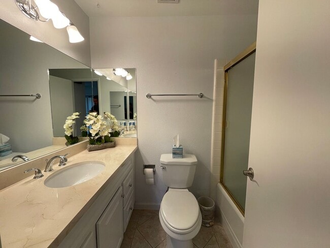 Building Photo - Rio Del Mar Condo - 2bed/2bath + den