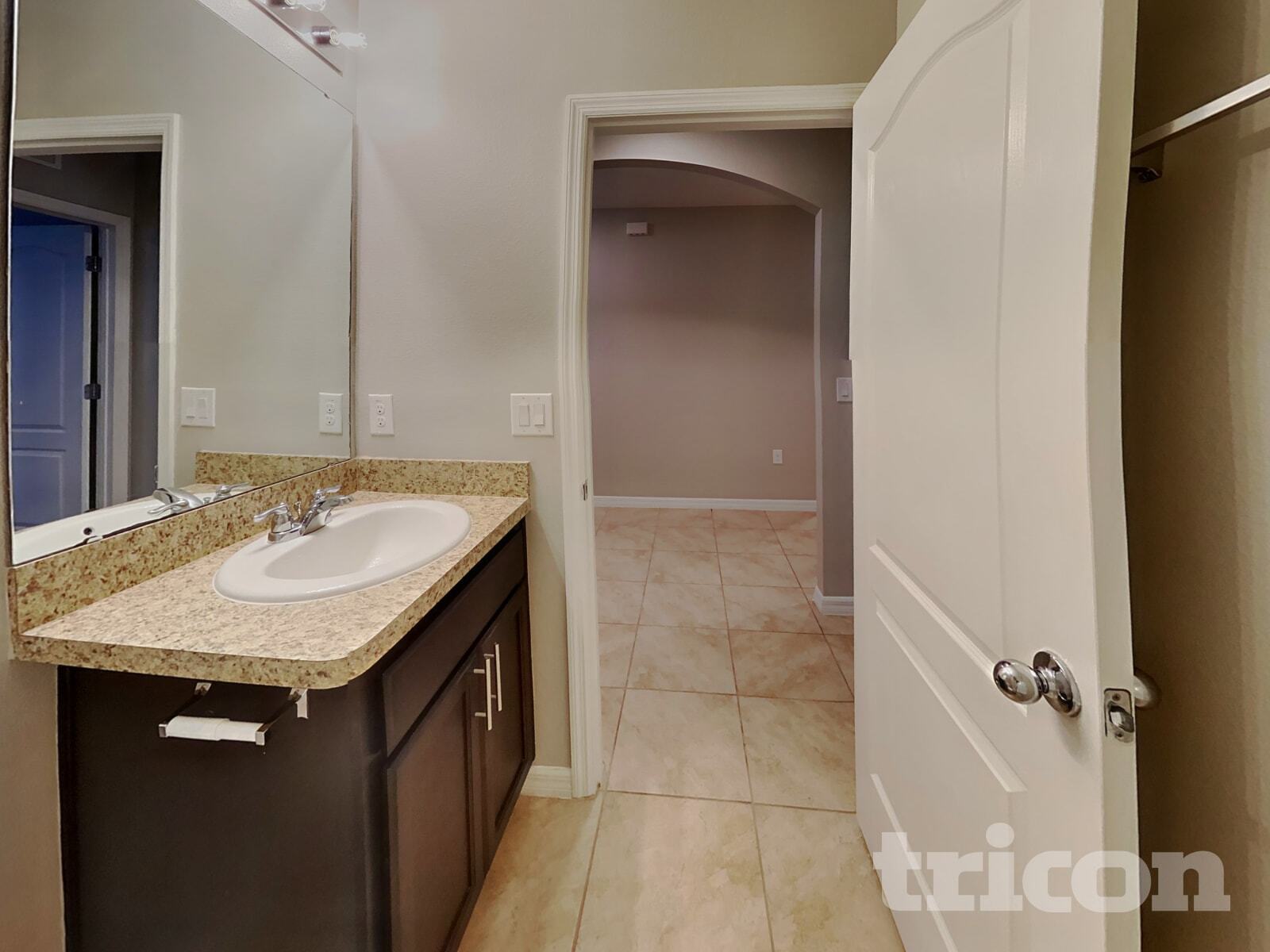 Building Photo - 530 Squires Grove Dr