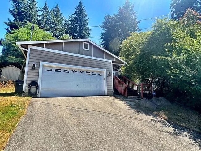 Building Photo - Spacious 3-Bed, 2-Bath Home with Garage – ...