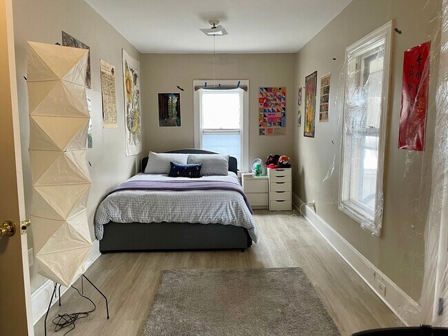 Building Photo - 44 Orchard St