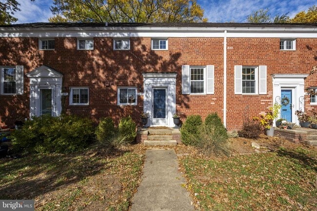 Building Photo - 1635 Ripon Pl