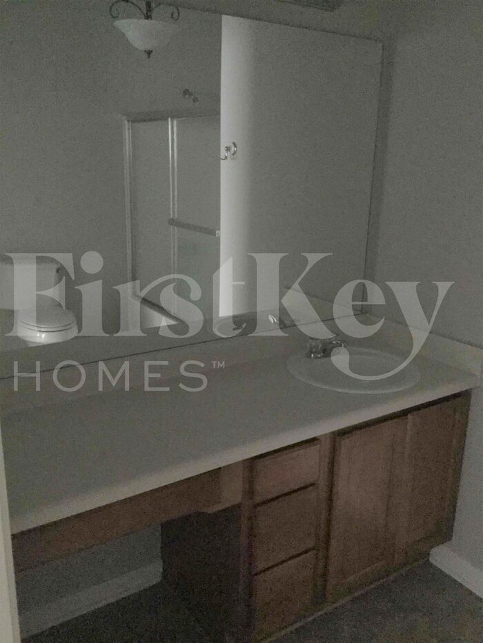Building Photo - 207 Fairgrove Ln