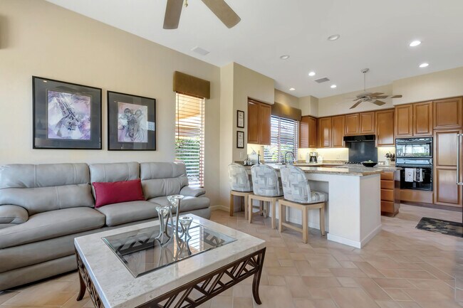 Building Photo - 280 Tomahawk Dr