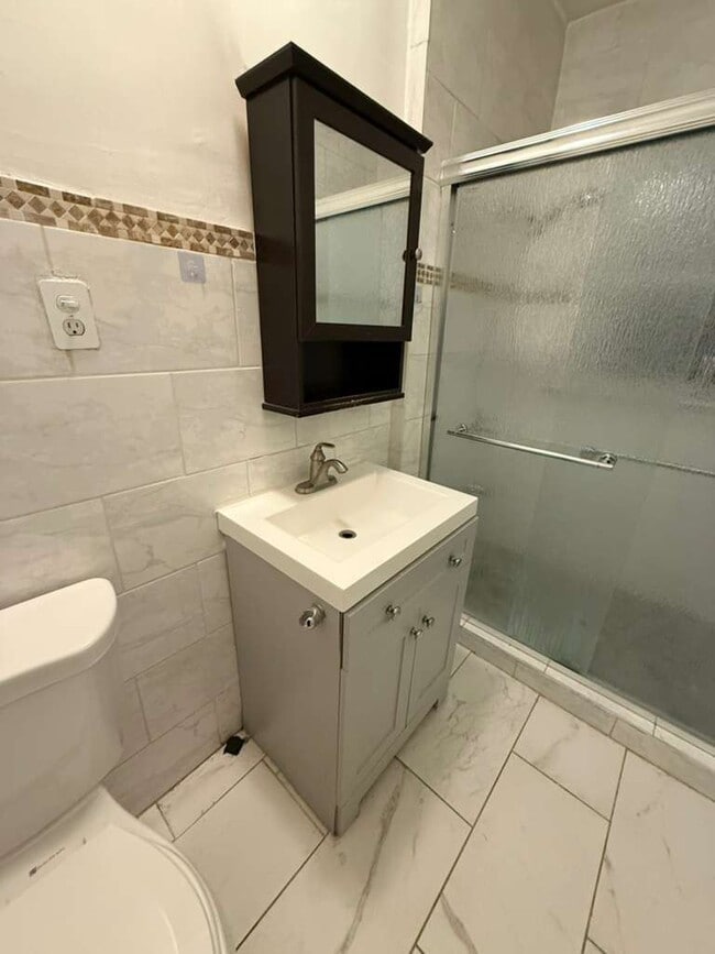 Building Photo - 1707 W Wallen Ave