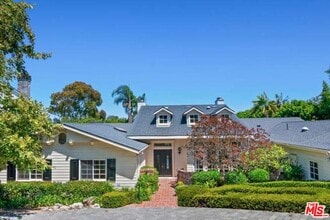 Building Photo - 510 Toyopa Dr