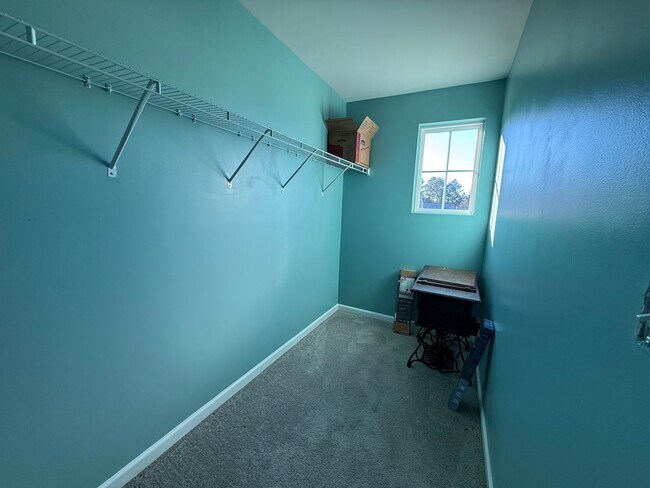 Building Photo - 4 Bedrooms, 3 Bathrooms - Home in West Rome!