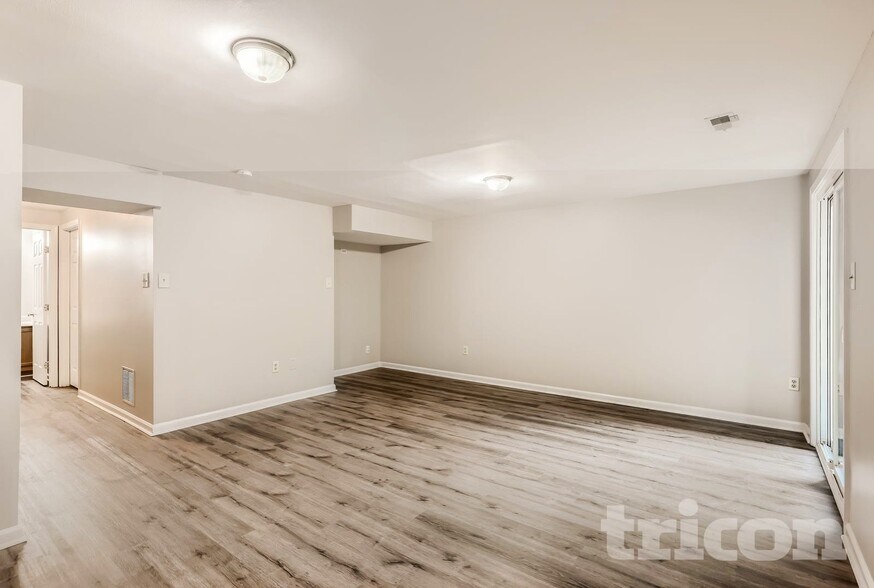 Building Photo - 3326 Midland Ct