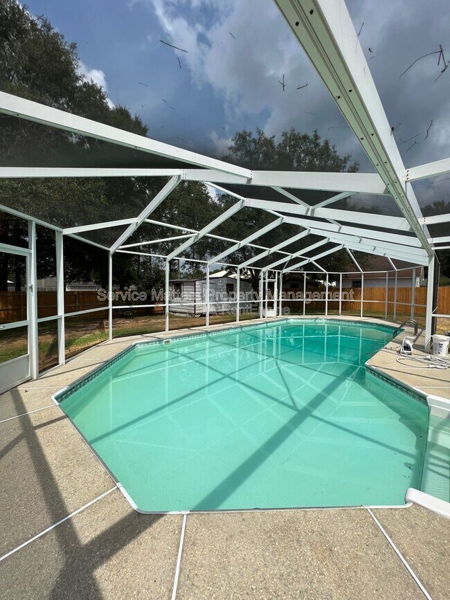 Building Photo - 6069 Breckenridge Dr
