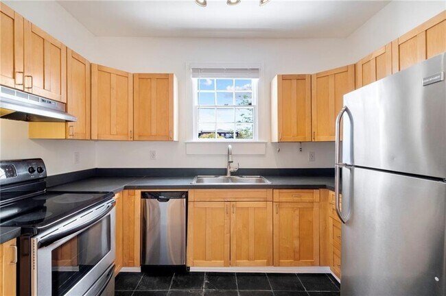 Building Photo - 1364 Constance St