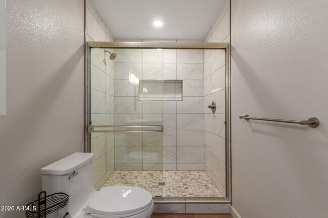 Building Photo - 1628 E Del Rio Dr