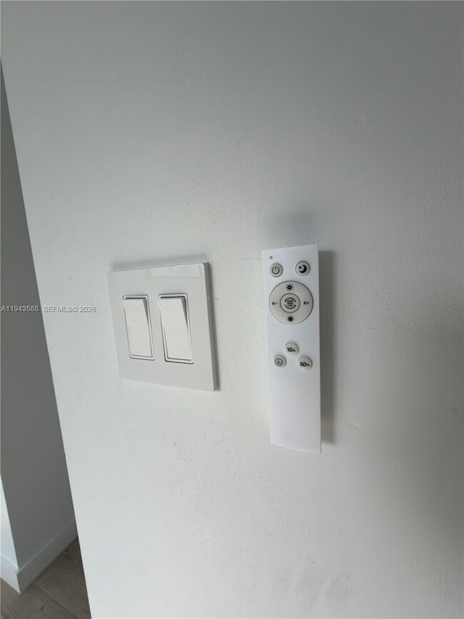 Building Photo - 630 NE 166th St