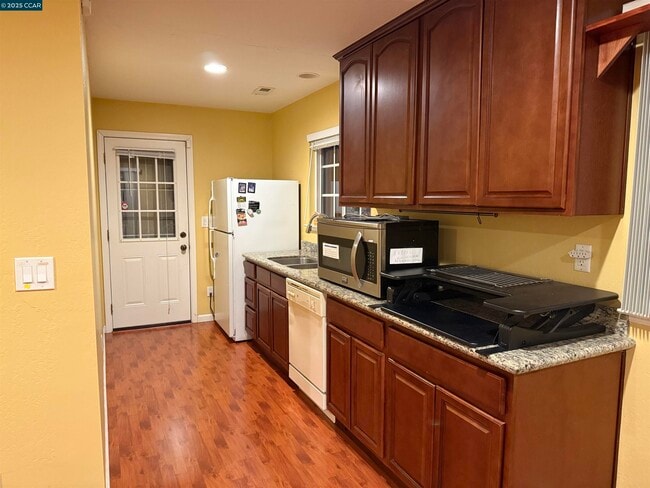 Building Photo - 5459 Louisiana Dr