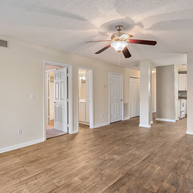 Pepperstone 2021 Pepperstone Pl Greensboro NC 27406 Apartment Finder