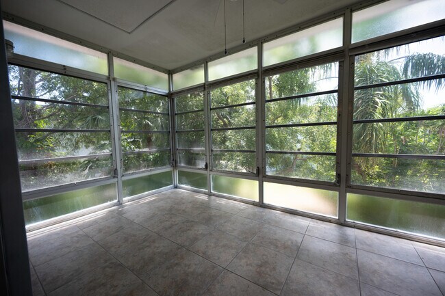 Building Photo - 2950 SE Ocean Blvd