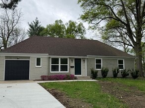 Building Photo - 9215 W 98th Terrace
