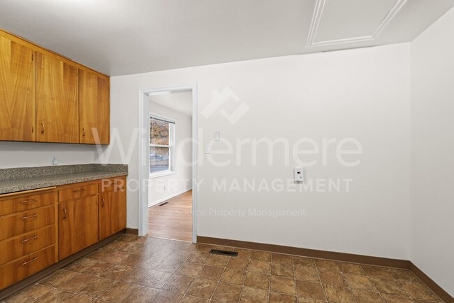 Building Photo - Super Cute 2 Bedroom Home In Northwest Spo...