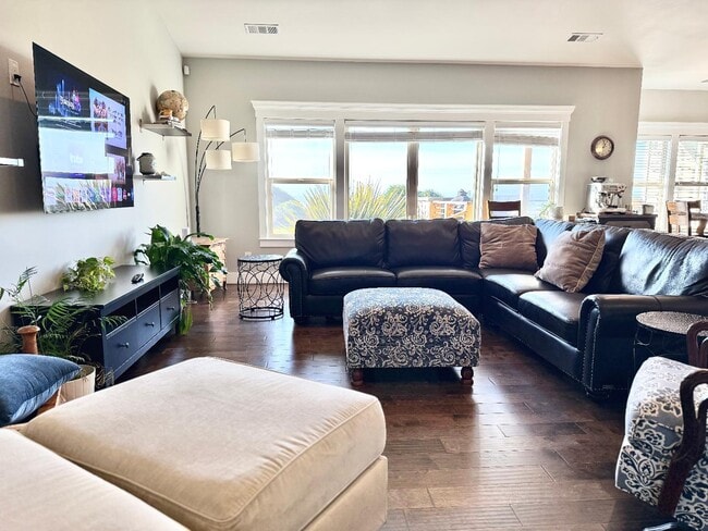 Building Photo - 760 Beachwood Ct